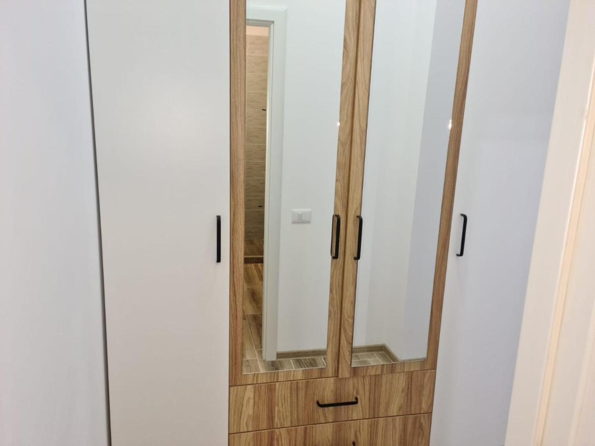 Ferienwohnung Apartament Lucian Râmnicu Vâlcea Exterior foto