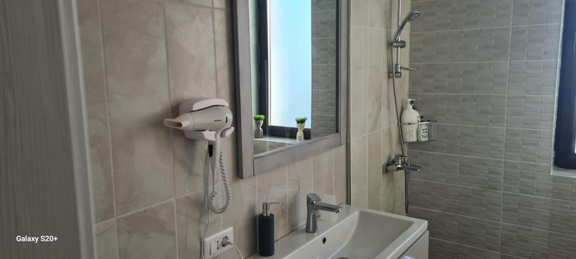 Ferienwohnung Apartament Lucian Râmnicu Vâlcea Exterior foto